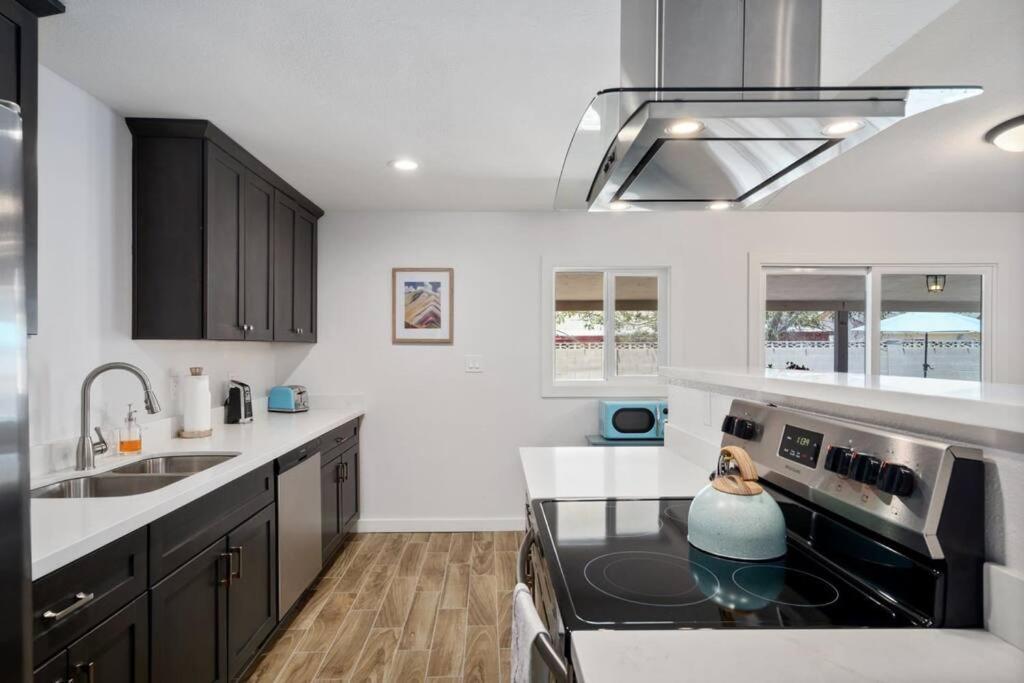 Fab Phx Getaway W/ Pool & Fire Pit Villa Phoenix Dış mekan fotoğraf