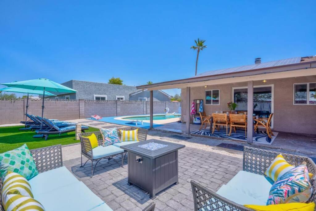 Fab Phx Getaway W/ Pool & Fire Pit Villa Phoenix Dış mekan fotoğraf
