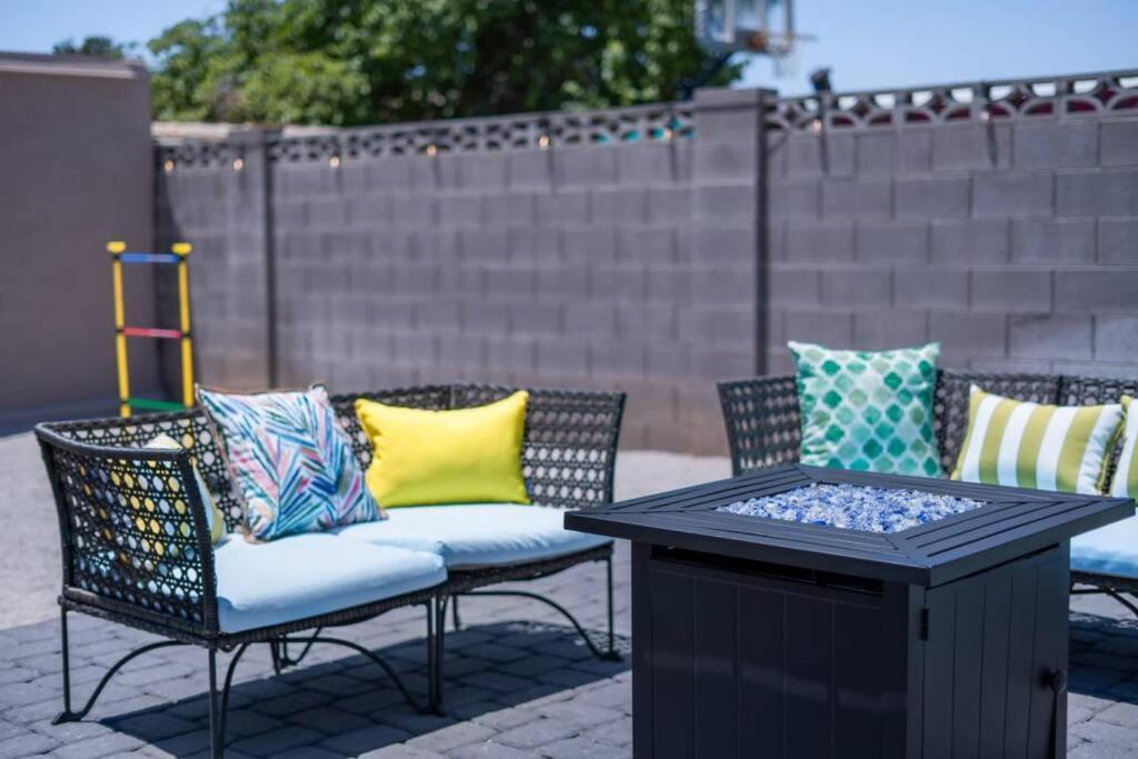 Fab Phx Getaway W/ Pool & Fire Pit Villa Phoenix Dış mekan fotoğraf