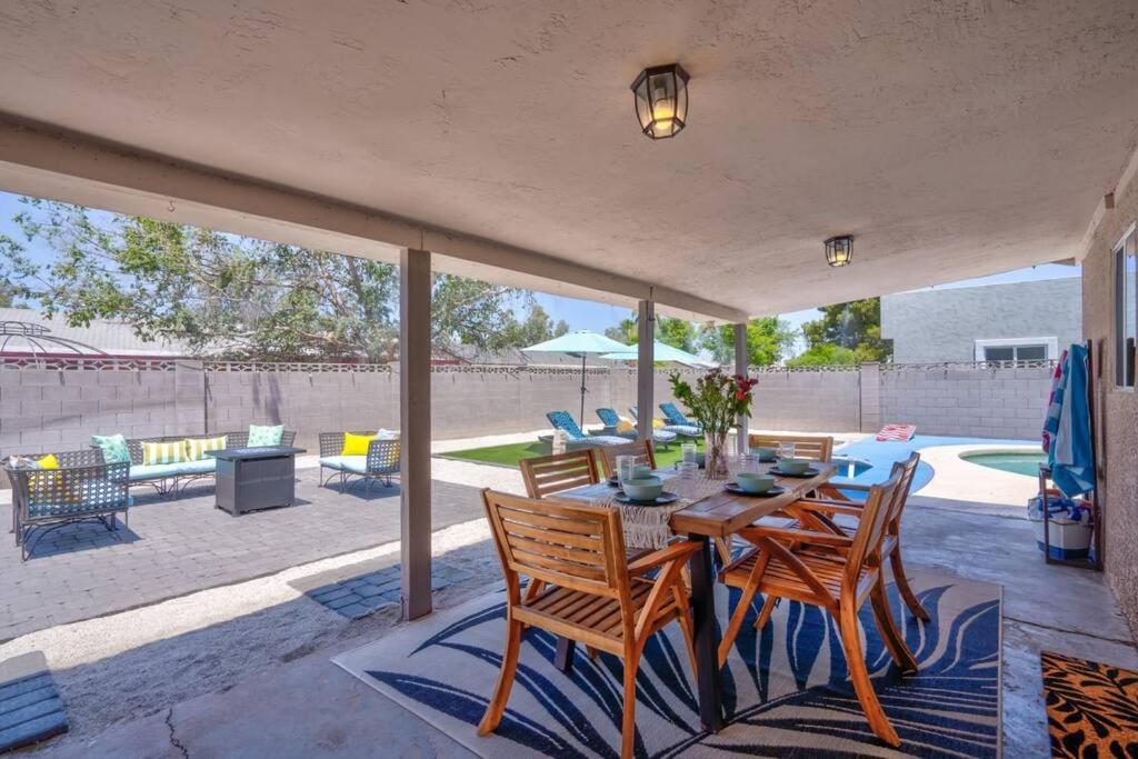 Fab Phx Getaway W/ Pool & Fire Pit Villa Phoenix Dış mekan fotoğraf