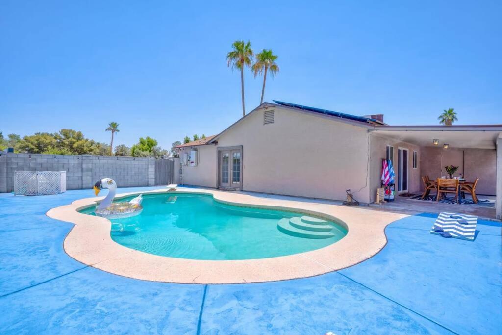 Fab Phx Getaway W/ Pool & Fire Pit Villa Phoenix Dış mekan fotoğraf